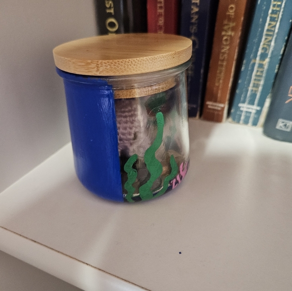 Crochet Octopus in Upcycled Jar - Picture 8 of 8